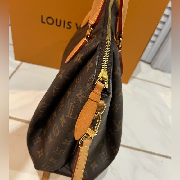Louis Vuitton Handbag-Rivoli - Picture 5 of 8